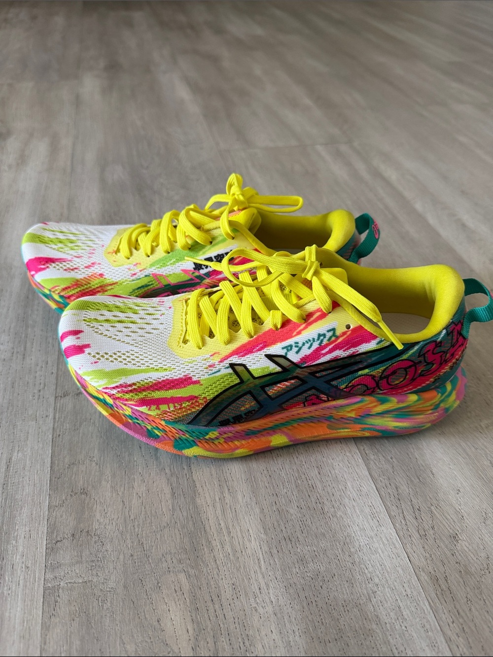 Women's ASICS NOOSA TRI 13 size 7.5